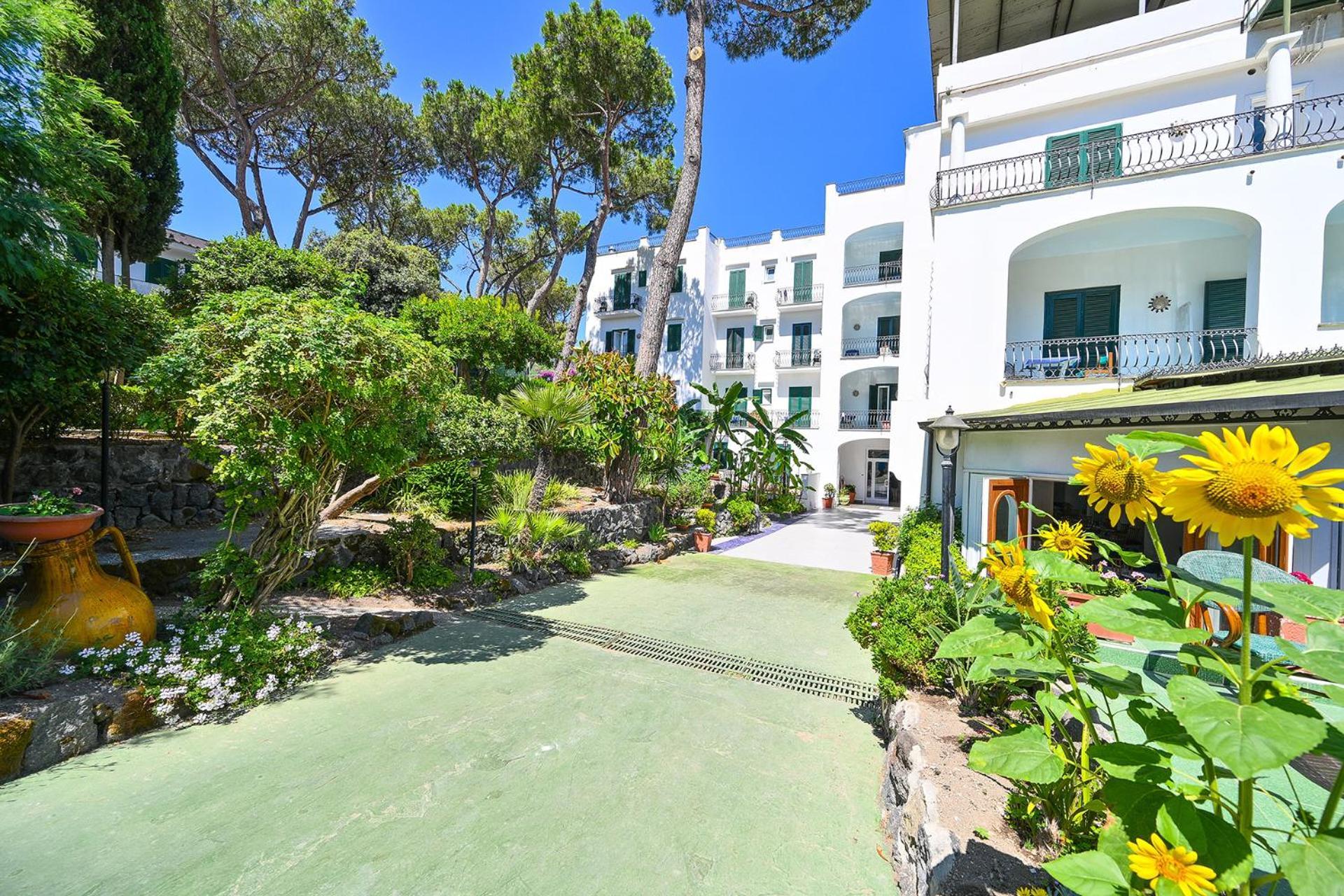 Av Isola Thermal Hotel 4*